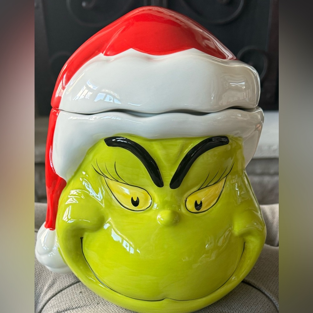 COPY - DR SEUSS THE GRINCH CHRISTMAS HOLIDAY COOKIE JAR NEW